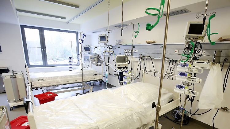 Intensivbetten gibt es in Deutschland genug. Es mangelt an Pflegekräften.