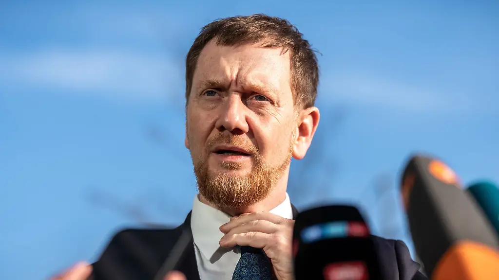 Sachsens-Ministerpraesident-Michael-Kretschmer-CDU-fordert-eine-Beseitigung-von-Wachstumsbremsen-Archivbild