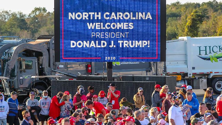 Am 1. November feierte Donald Trump eine "Sieges-Parade" in North Carolina.