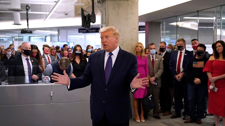 Trump bei einer Ansprache vor Wahlkampfhelfern am Wahltag.