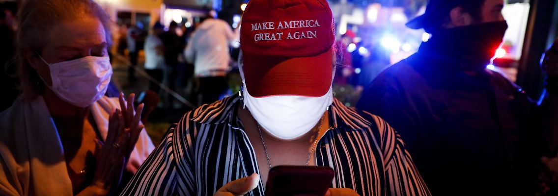 2020-11-04T054504Z_811618030_RC25WJ9MA9YD_RTRMADP_3_USA-ELECTION-FLORIDA.JPG