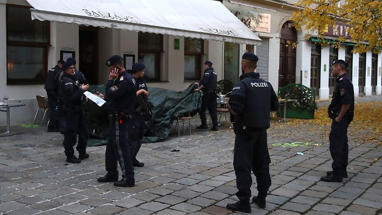 Anfang November greifen die Terroristen Menschen im Wiener Ausgehviertel an.