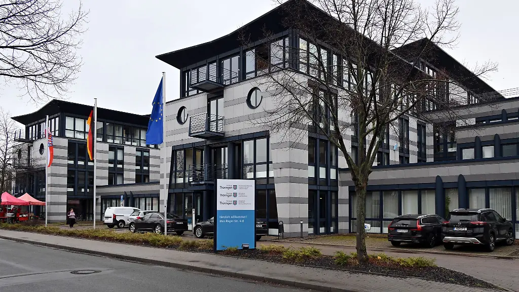 Nach-Berichten-ueber-Gewalt-an-Schulen-will-das-Bildungsministerium-mit-einer-Dienstanweisung-dem-Schulpersonal-mehr-Handlungssicherheit-im-Umgang-mit-jeder-Form-von-Gewalt-ermoeglichen