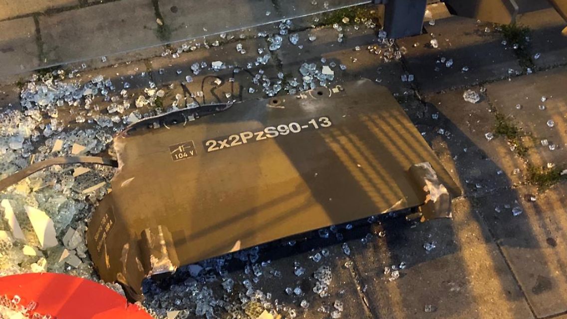 Dies Metallteil hat beinahe einen 36-Jährigen getroffen.