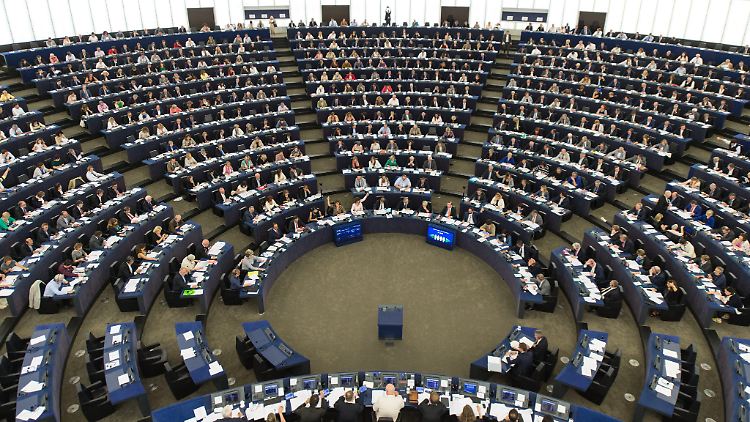 Eine EU-weite Regelung könnte das Aus für Fahrzeuge mit Verbrenner deutlich beschleunigen.