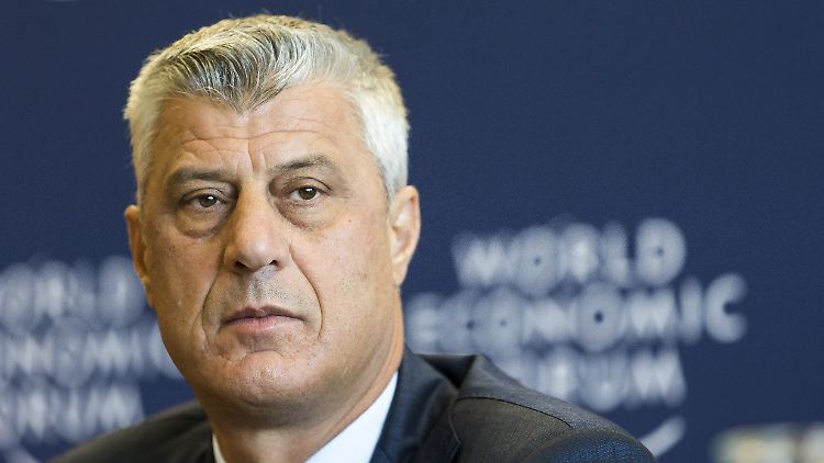 "Um die Integrität des Staates zu schützen, trete ich heute zurück", erklärte Thaci.