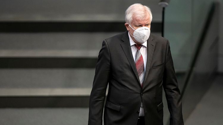 Horst Seehofer warnte davor, in Aktionismus zu verfallen. 