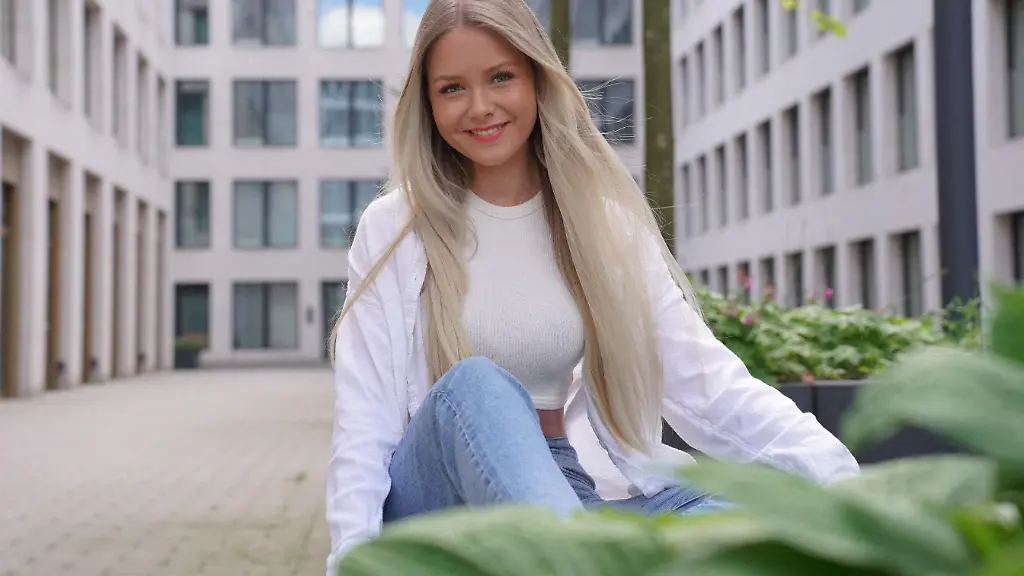 Finanz-Bloggerin-Celine-Nadolny-hat-den-Sprung-in-die-Selbststaendigkeit-gewagt-und-ihn-nicht-bereut