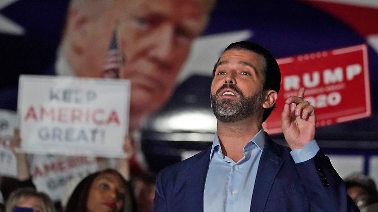 Donald Jr. macht es seinem Senior gleich - und infiziert sich mit dem Coronavirus.