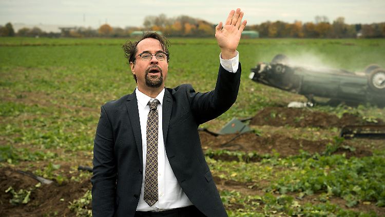 Überlebt einen schweren Autounfall: Boerne (Jan Josef Liefers). Oder etwa doch nicht?