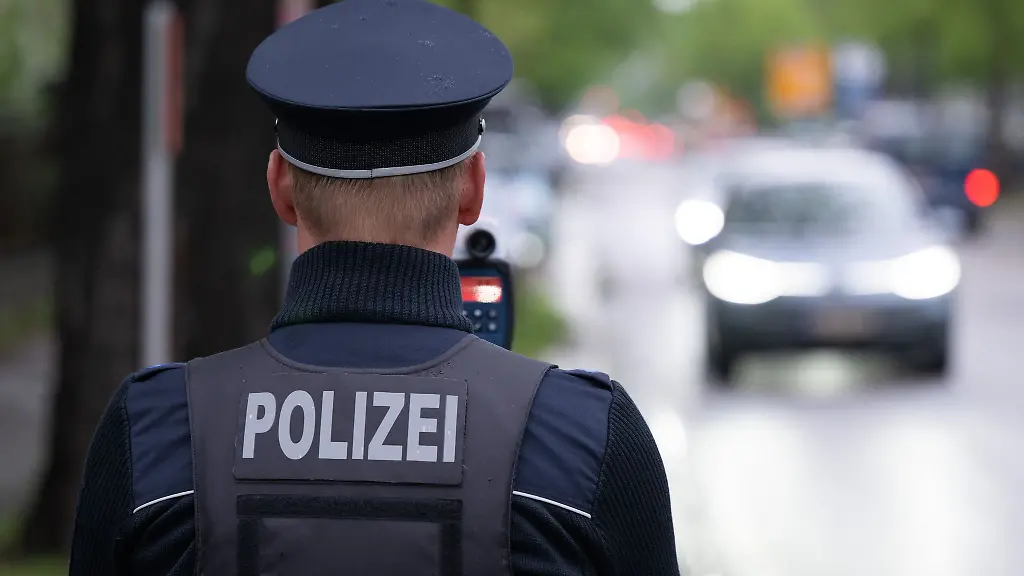 Die-Polizei-hat-in-Lichtenstein-Fahrzeuge-kontrolliert