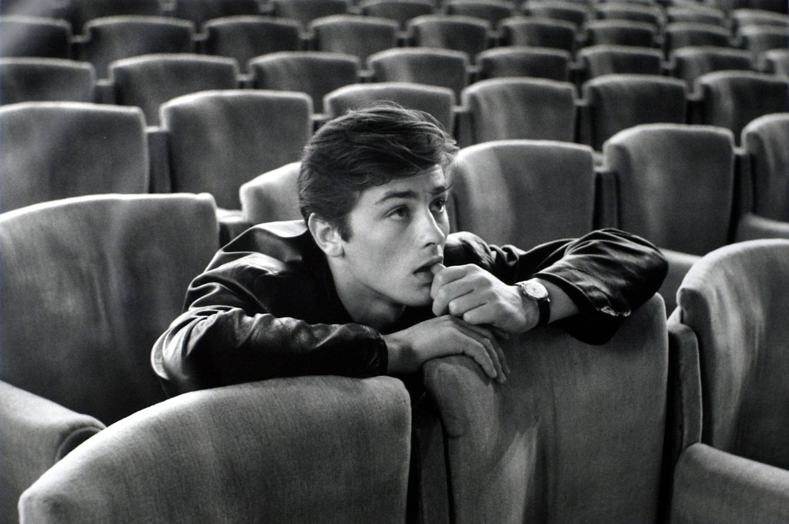 Entdeckt wird Alain Delon 1957 bei den Filmfestspielen in Cannes. (Foto von 1958)