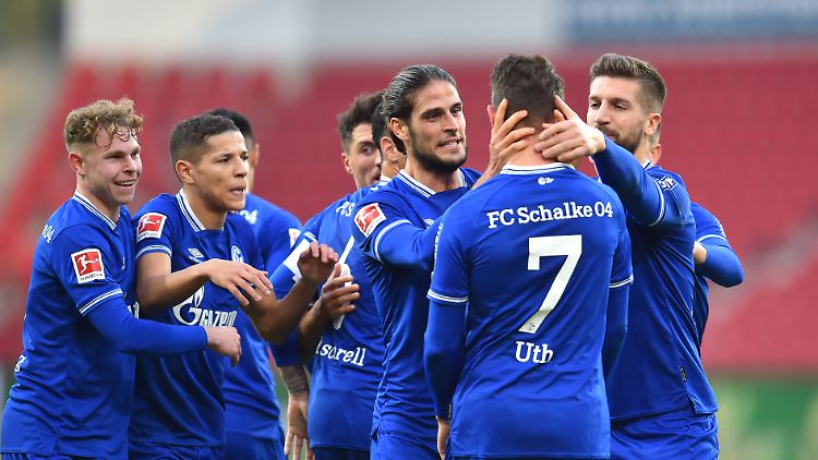 Der FC Schalke 04 gewinnt auch im 23. Spiel in Serie nicht, dürfte mit einem Unentschieden aber deutlich zufriedener sein als Gegner Mainz 05.