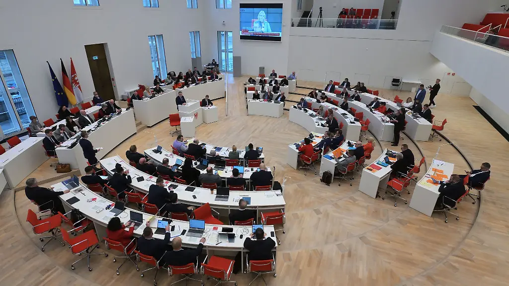 Der-Brandenburger-Landtag-bekommt-voraussichtlich-bald-zwei-neue-Abgeordnete-als-Nachruecker-Archivbild