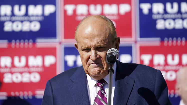 Führt den juristischen Feldzug gegen die angeblich "gestohlene" Wahl an: Rudy Giuliani.
