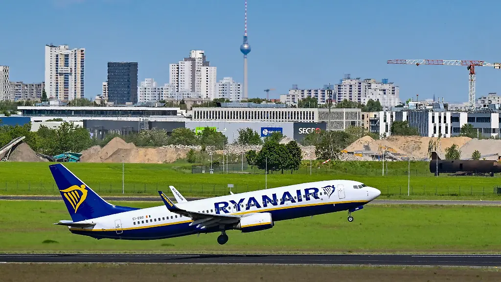Ryanair-beklagt-sich-immer-wieder-ueber-die-strikte-Umsetzung-des-Nachtflugverbots-am-BER