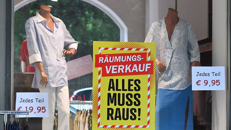 Auch das letzte Hemd muss raus.