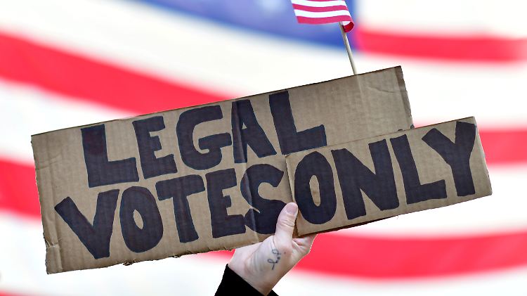 Trump, aber auch seine Anhänger, behaupten, es habe Wahlbetrug gegeben. Beweise gibt es dafür bisher nicht.