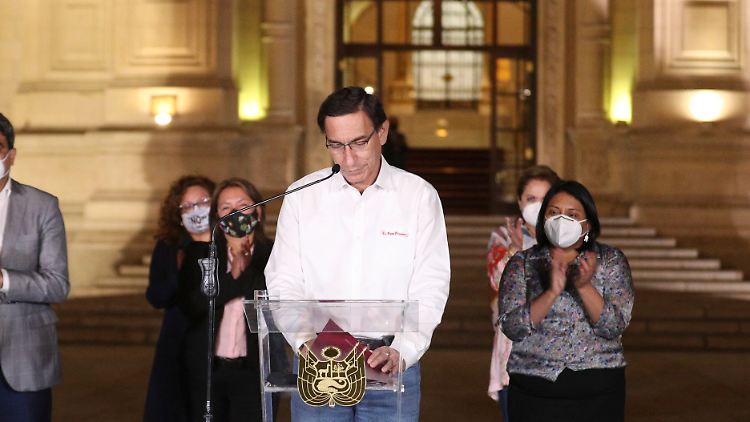 Perus Ex-Präsident Martín Vizcarra muss sich verabschieden.