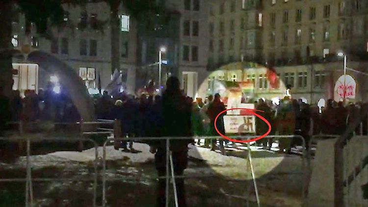 Hakenkreuz Pegida.JPG