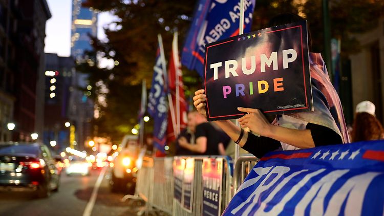 Die meisten Republikaner, die ein Amt anstreben, sind auf Wähler wie diese Demonstranten angewiesen. Für sie ist es wichtig, sich gut mit Trump zu stellen.