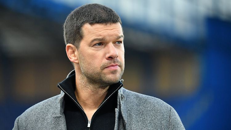 Ballack analysiert das Spiel aus dem Studio.