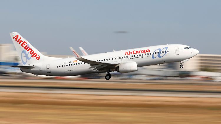 Bald könnten die vielen stillstehenden 737 Max wieder abheben - wenn sie denn trotz Corona-Krise gebraucht werden. (Archivbild)