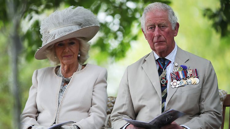 Herzogin Camilla und Prinz Charles warten jetzt auf die zweite Impfdosis. 