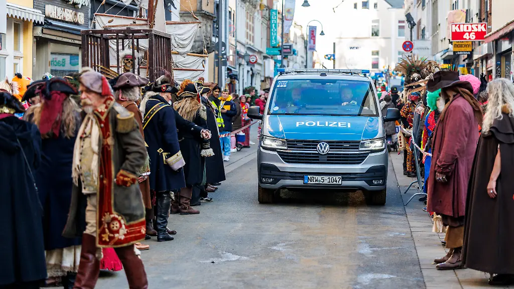 epi-225723939-DPA-BF-dpa-5FB4C6004D866C2C-jpg-Rosenmontag-in-Nordr