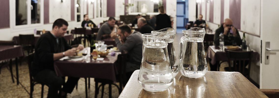 Restaurant Coronavirus Superspreader.jpg
