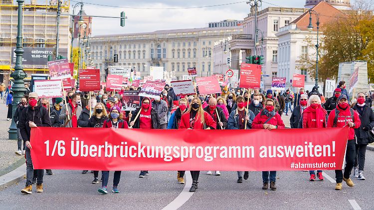 Die Veranstaltungsbranche sieht sich massiv bedroht. Scholz verspricht weitere Hilfen.