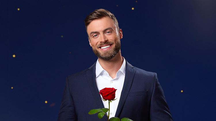 Für eine der 22 Kandidatinnen ist eine Rose von Niko Griesert nicht mehr nötig.