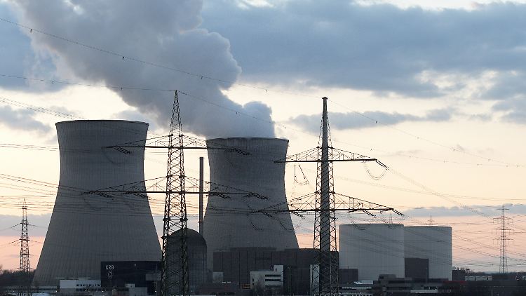 Wegen des Reaktorunglücks in Fukushima hatte die Bundesregierung 2011 für die deutschen Kernkraftwerke eine zuvor beschlossene Laufzeit-Verlängerung zurückgenommen. 