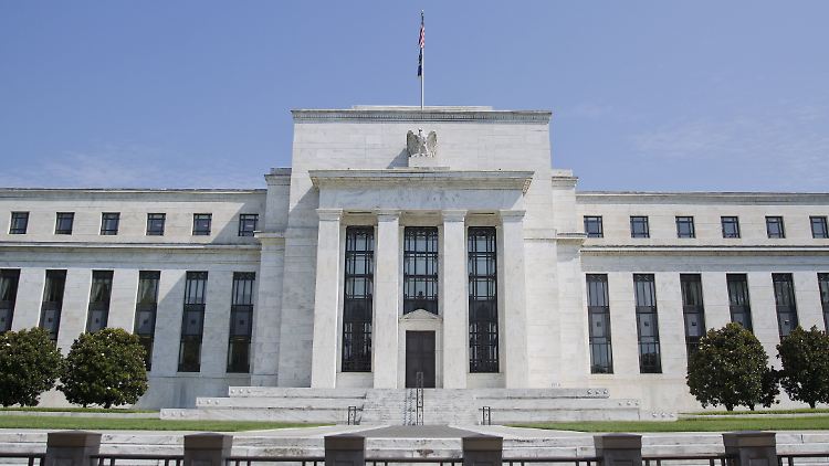 US-Notenbankchef Powell mahnt zur Vorsicht.