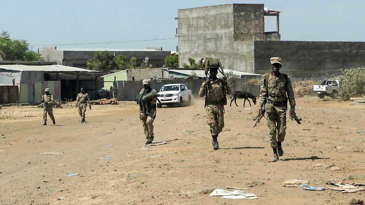 Truppen der Zentralregierung liefern sich Gefechte mit Einheiten der früheren Regierungspartei.