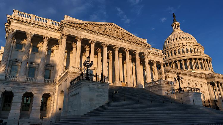 Wichtig für Biden und den Erfolg seiner künftigen Regierungspolitik sind die Mehrheitsverhältnisse in der zweiten Kongresskammer, dem Senat. 
