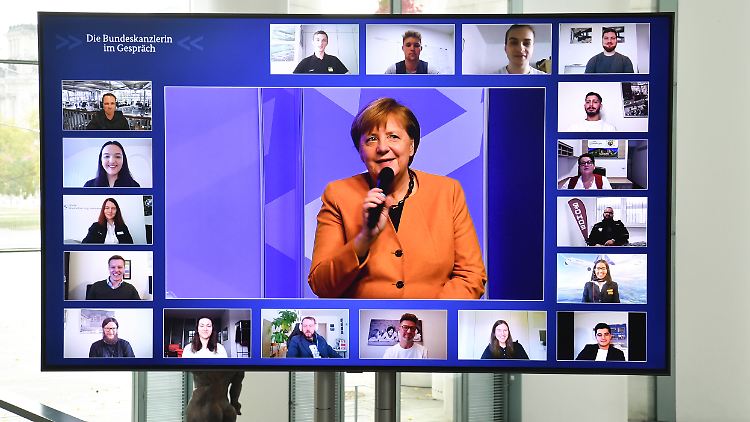 Angela Merkel während der neuen digitalen Dialogreihe "Die Bundeskanzlerin im Gespräch".