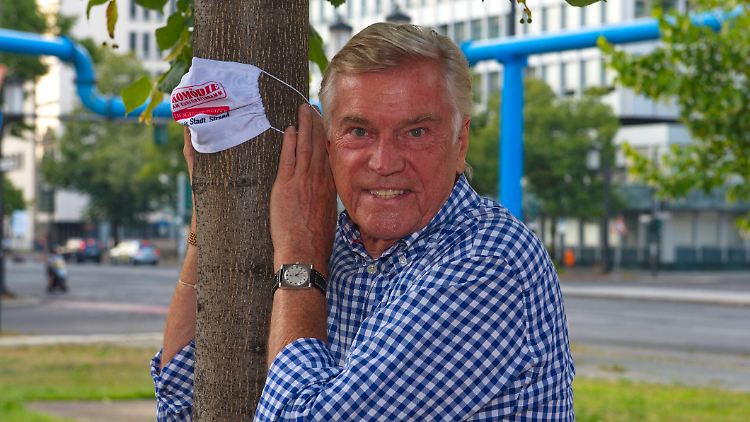 Auch die vierte Ehe von Jochen Busse ist gescheitert. Ob er mit fast 80 Jahren noch ein fünftes Mal heiraten wird?