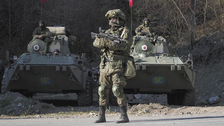 Russische Friedenstruppen haben mittlerweile Stellung bezogen.