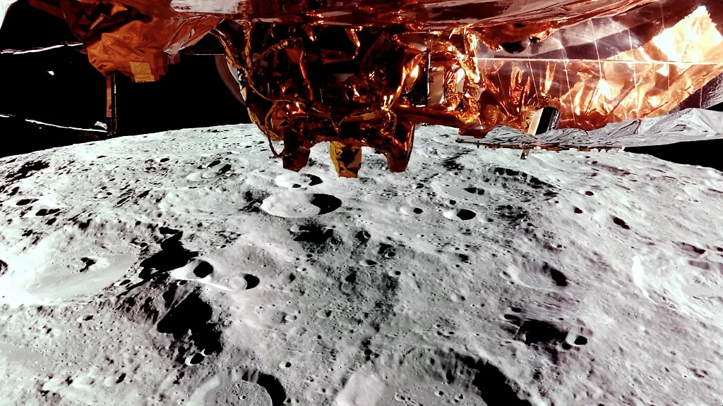 2025-02-27T215207Z-547964170-RC293DAXZG3E-RTRMADP-3-SPACE-EXPLORATION-MOON-CLOSEUP