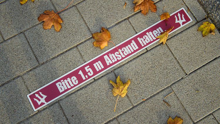 Abstand, Masken, Kontaktbeschränkungen: Was hat es gebracht?