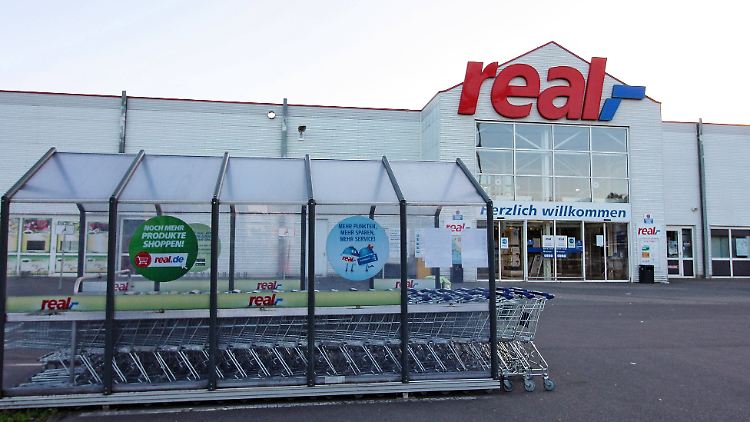 Neben Kaufland soll unter anderem auch Edeka Filialen von Real übernehmen.