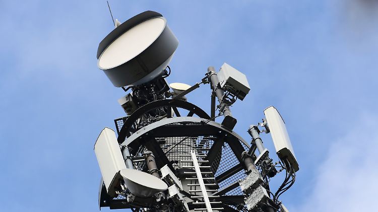 Vodafone erwirtschaftet in Deutschland seine Umsätze zur Hälfte mit schnellem Internet und zur anderen Hälfte im Mobilfunkbereich.