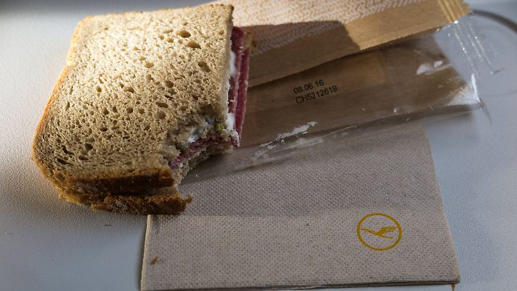 Auch das Salamibrot kostet ab sofort.