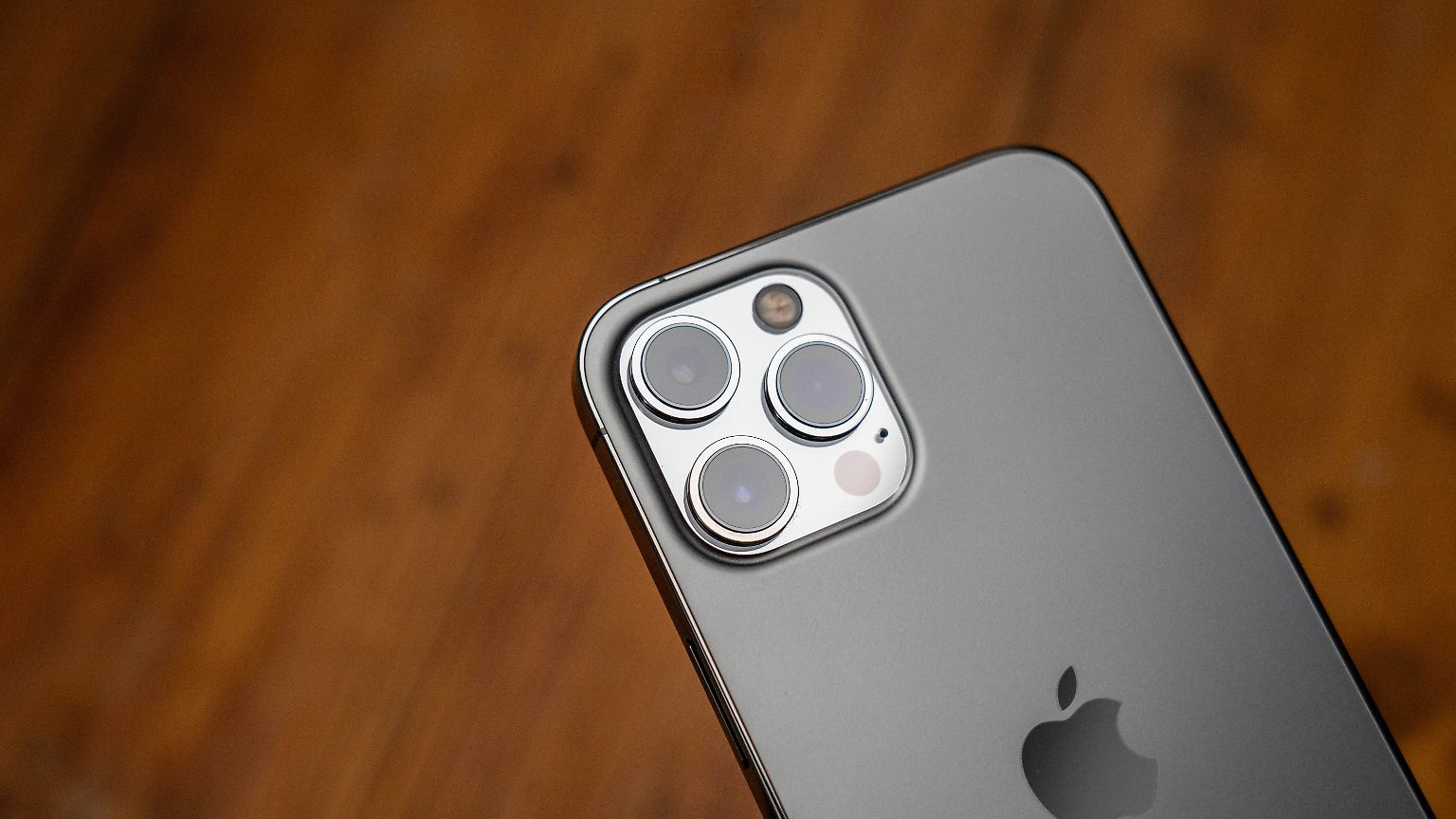 Das iPhone 12 Pro Max ist nicht nur das größte und teuerste iPhone, es hat auch einen größeren Kamerasensor und ein Teleobjektiv mit längerer Brennweite als das normale Pro. ntv.de hat ausprobiert, wie gut das Gerät fotografiert.