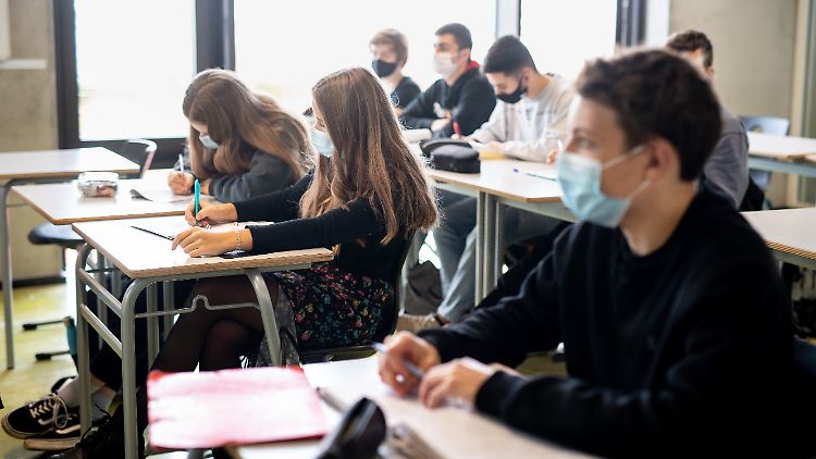 Die Lücken im Lehrplan werden laut Lehrerverband immer größer.