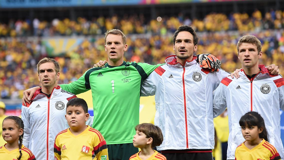 ... der einstmals aussortierte Abwehrchef des BVB zurück. Als einer von sechs 2014-Weltmeistern ...