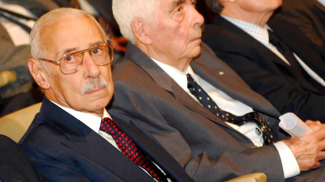 Jorge Videla (links) neben dem Ex-General Luciano Menendez.