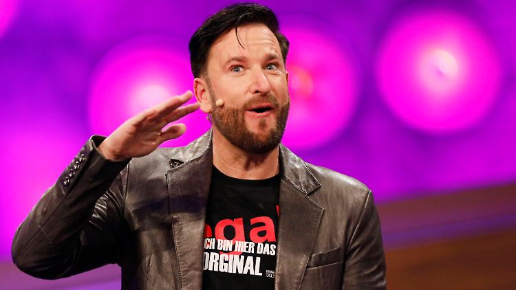 Über bloße Kritik an den Corona-Maßnahmen geht er inzwischen weit hinaus: Michael Wendler.