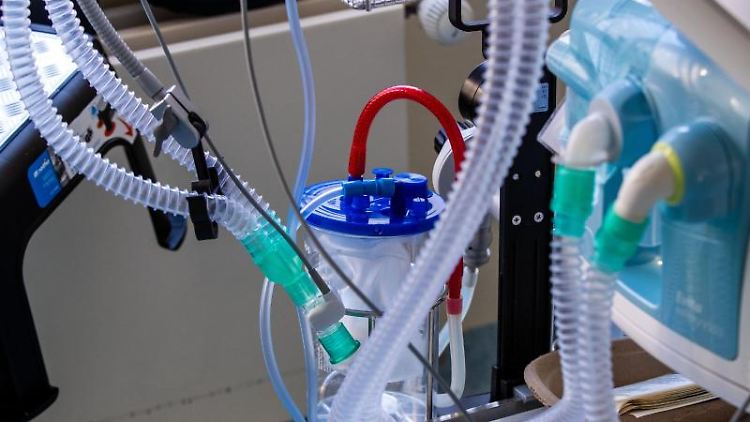 410 Menschen starben zuletzt binnen 24 Stunden im Zusammenhang mit dem Coronavirus.